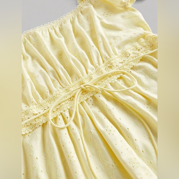 NWT Puff Cap Sleeve Eyelet Embroidery Shirt, Size Large, Yellow - Picture 3 of 8